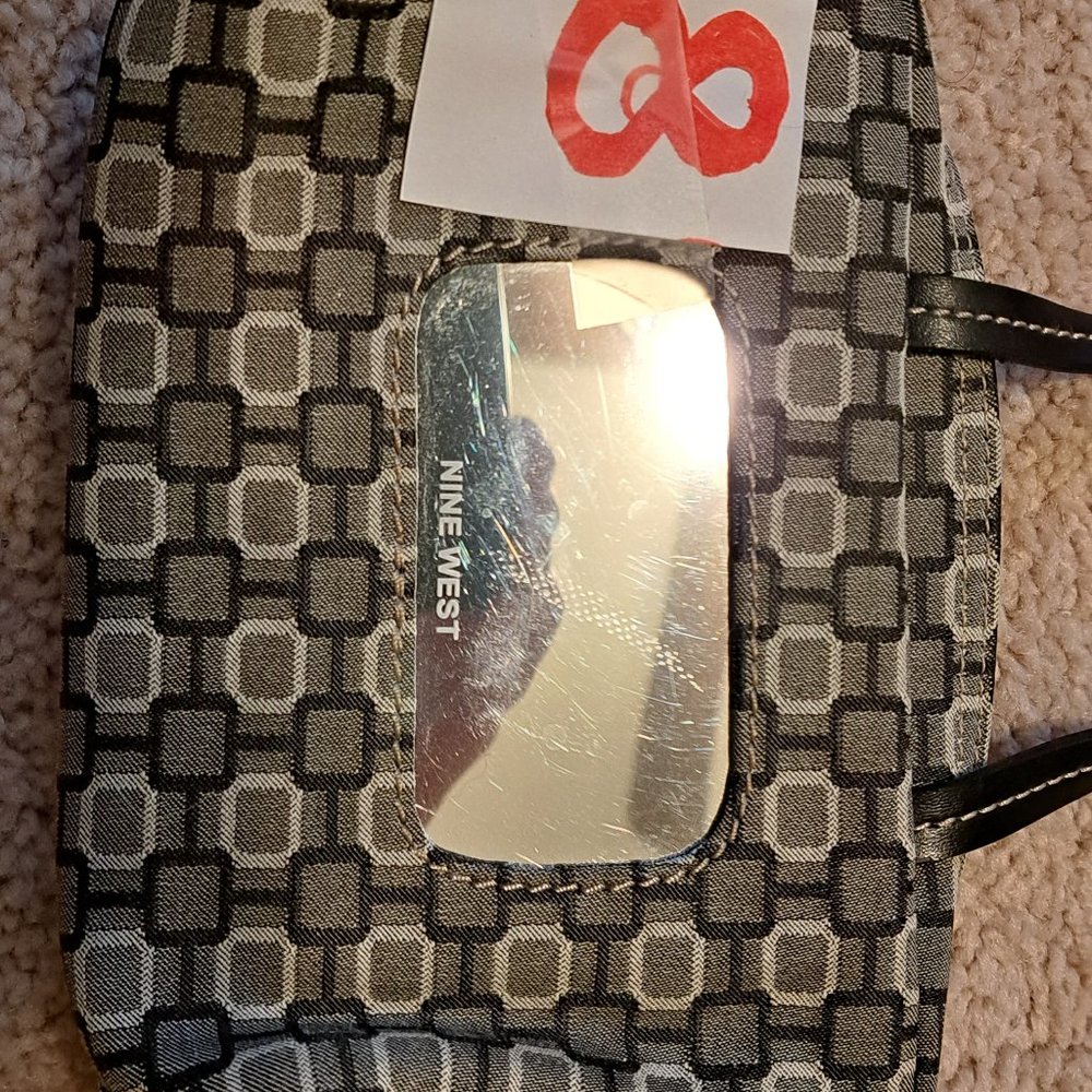 HANDHELD VERY SMALL WALLET